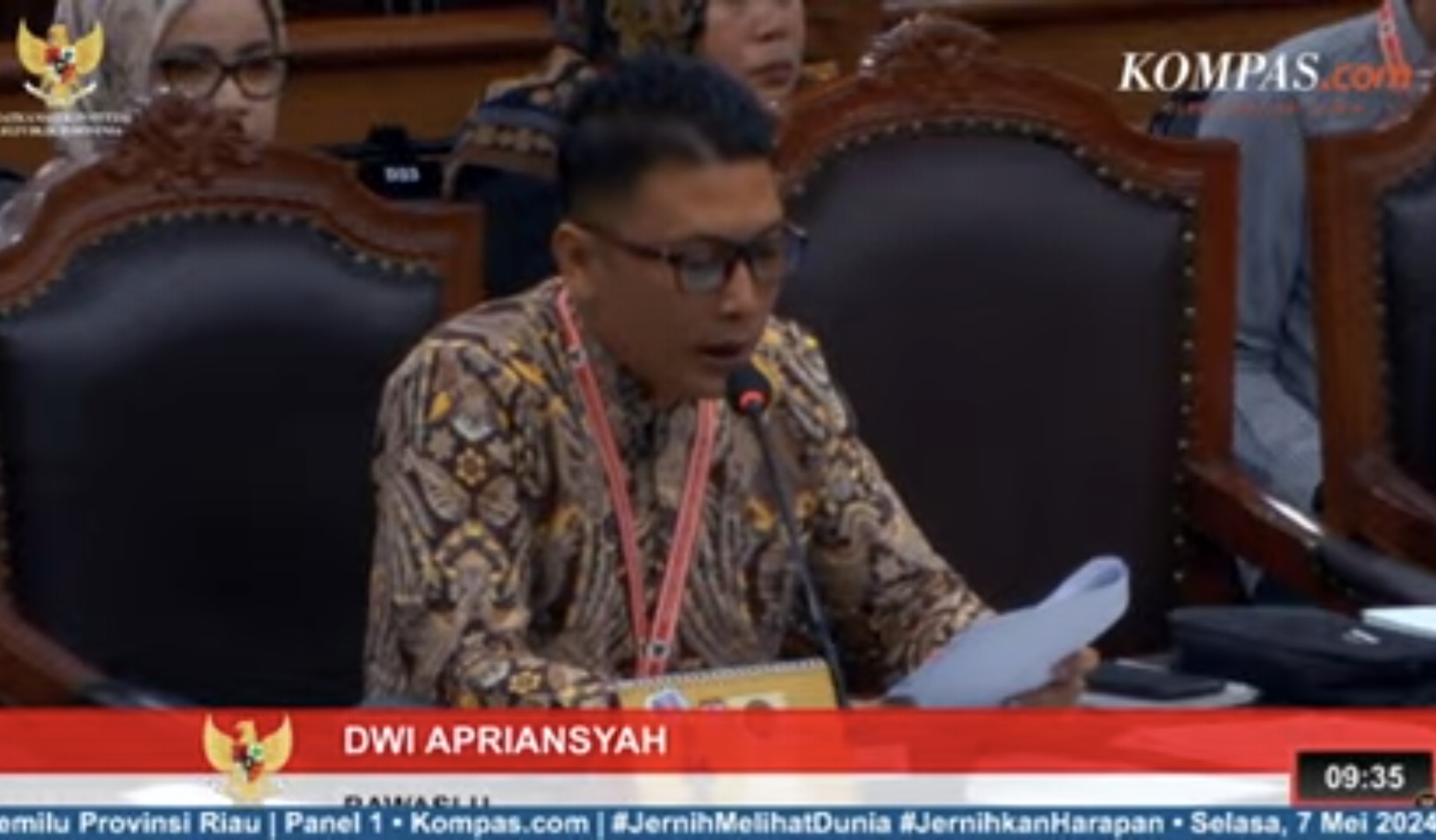 Anggota Bawaslu INHU Dwi Apriansyah Indra Saat Menyampaikan Keterangan Pihak Terkait dalam PHPU Pileg 2024 di MK