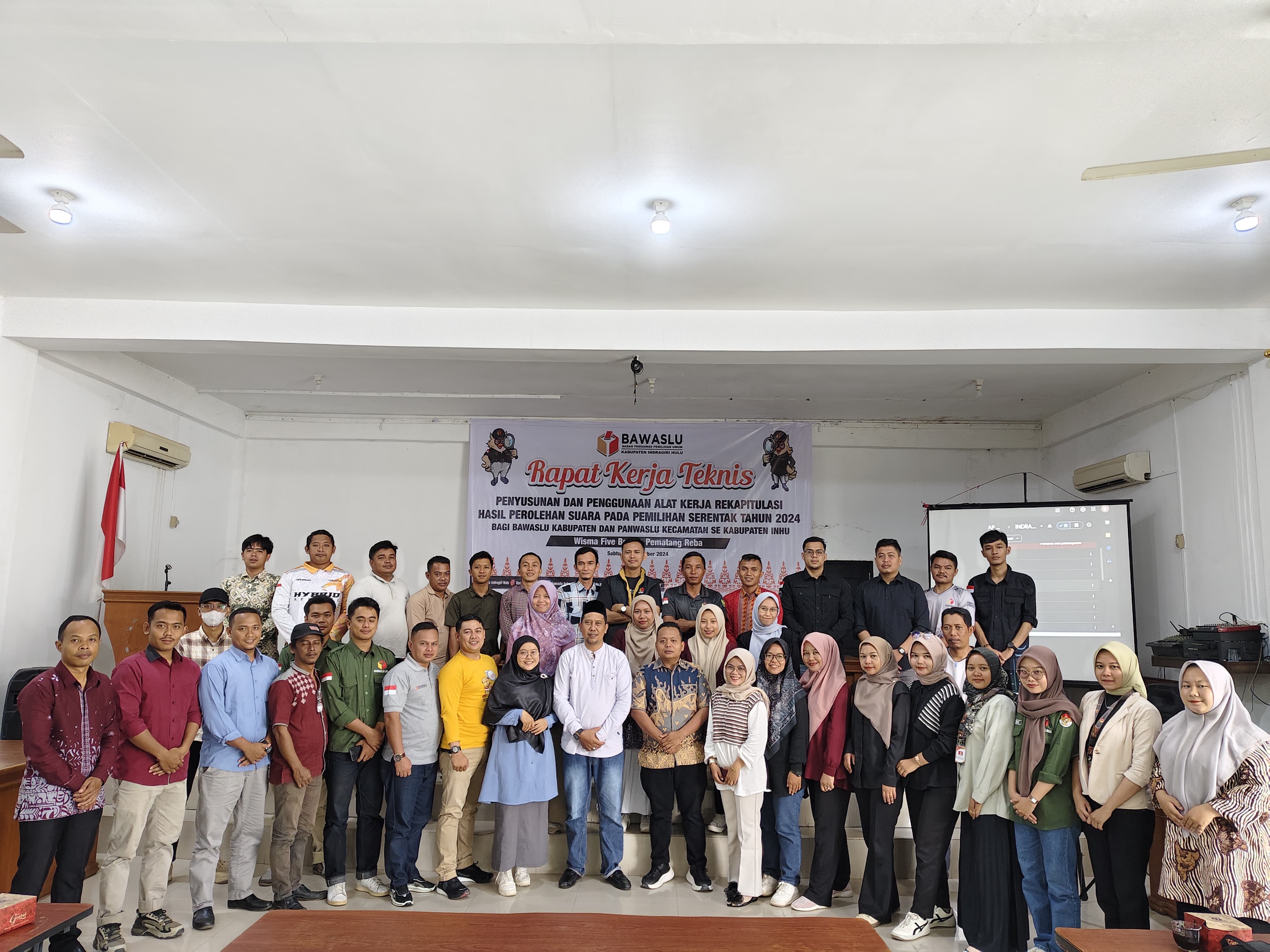 Rapat Teknis Penyusunan dan Penggunaan Alat Kerja Rekapitulasi Pemilu 2024