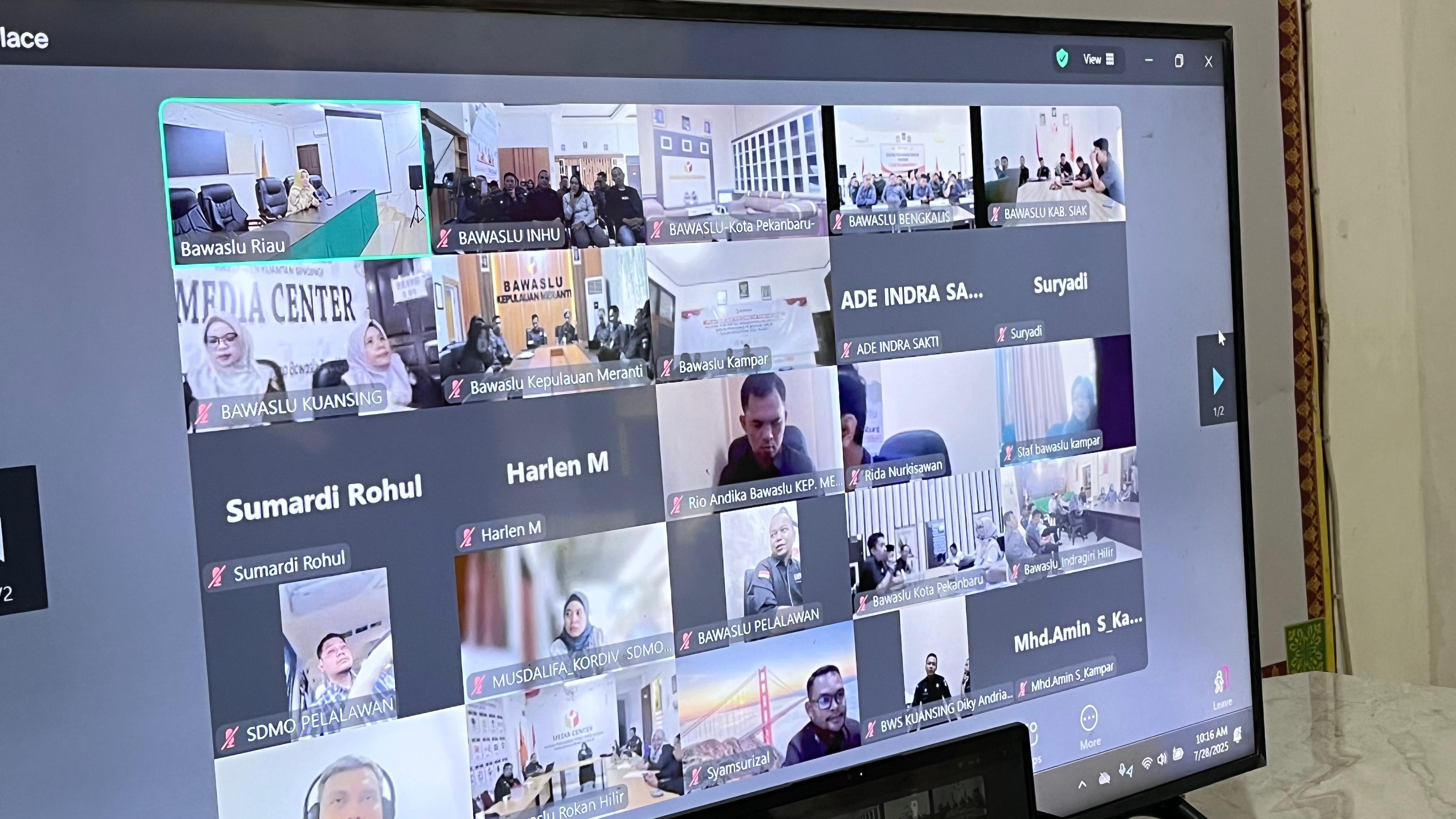 Badan Pengawas Pemilihan Umum (Bawaslu) Kabupaten Indragiri Hulu (INHU) mengikuti sosialisasi Learning Management System (LMS) yang diselenggarakan oleh Bawaslu Provinsi Riau secara virtual melalui Zoom Meeting, 