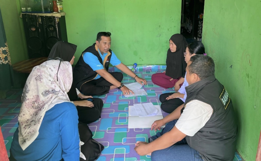 Ketua dan anggota Bawaslu INHU Pada saat Melakukan Uji Petik di Desa Sungai Air Putih Kec. Sungai Lala