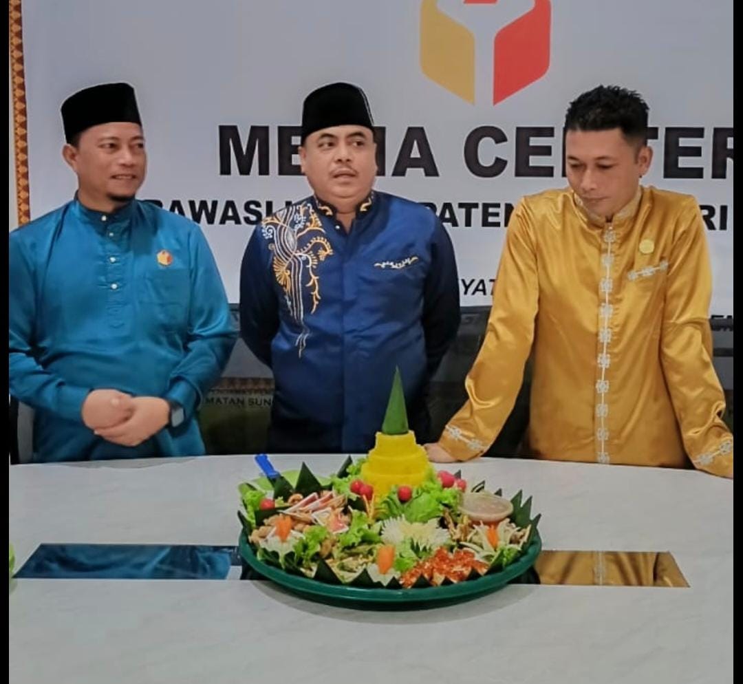 Bawaslu INHU Merayakan Ulang Tahun Bawaslu Kabupaten ke 7 Tahun