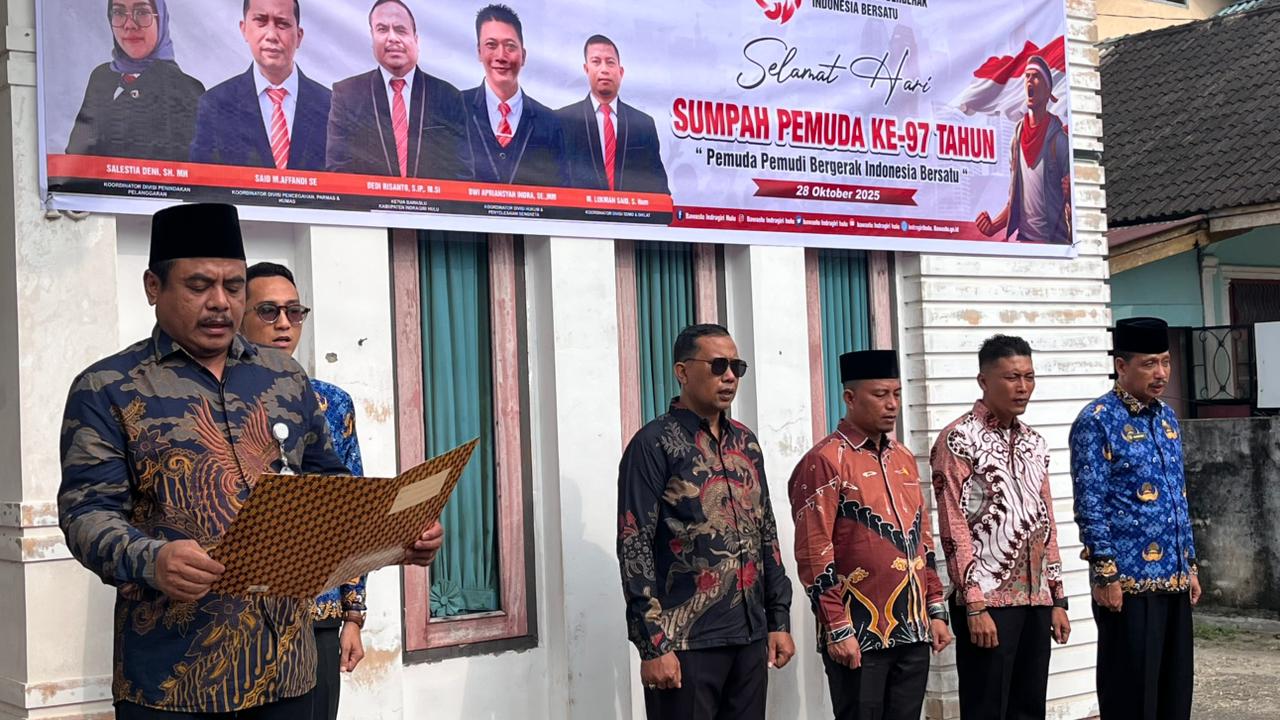 Ketua Bawaslu INHU Dedi Risanto pada saat pembina Apel Pada hari Sumpah pemuda di kantor Bawaslu INHU