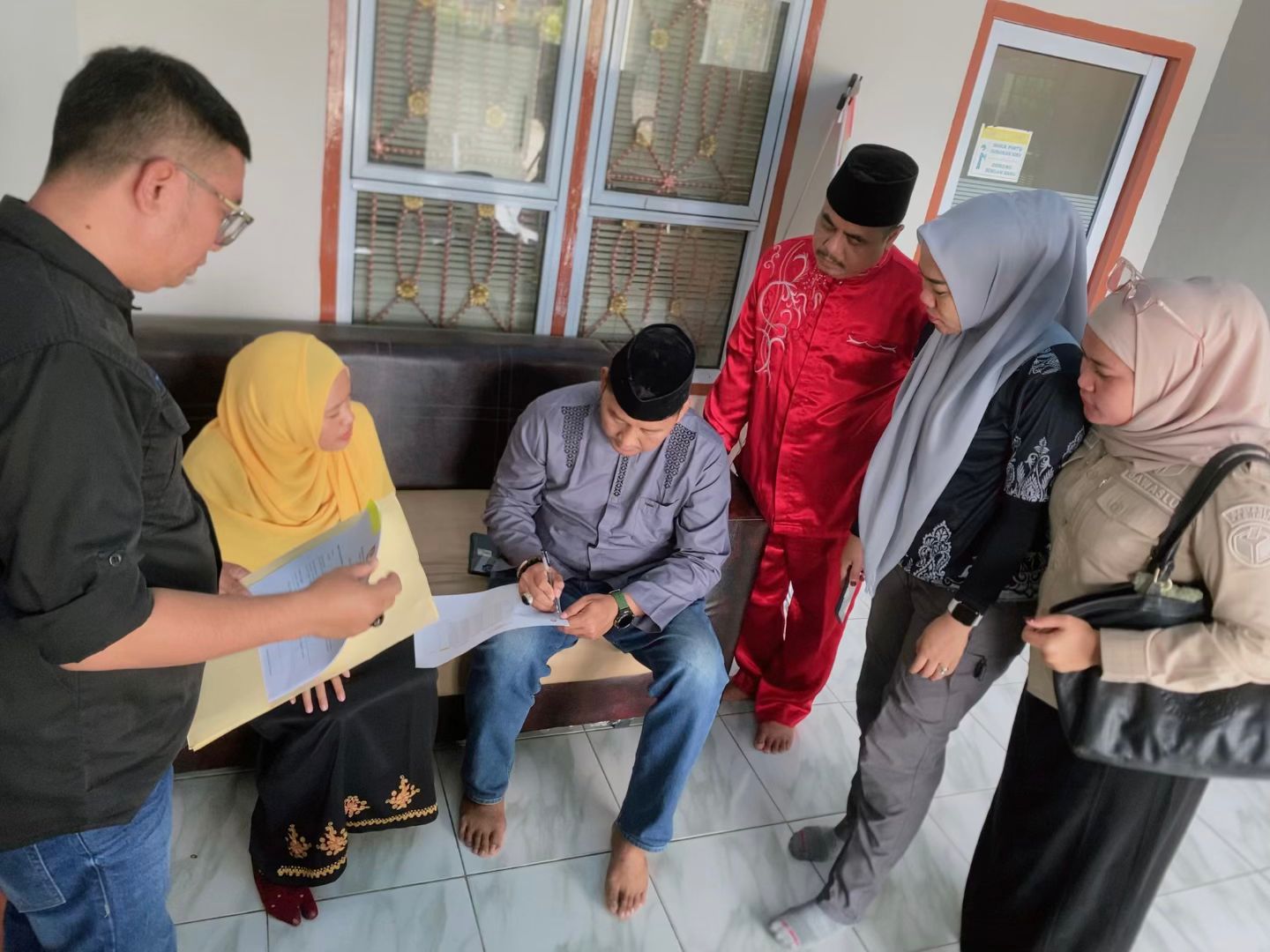 Ketua dan anggota Bawaslu INHU Saat melaksankaan pengawasan Coktas Bersama dengan KPU INHU