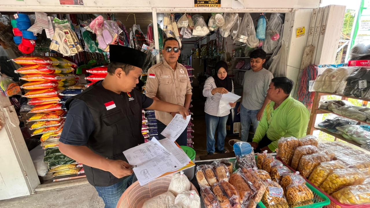 Anggota Bawaslu INHU Said M Affandi Saat Melakukan Uji Petik di Desa Usul Kecamatan Batang Gansal