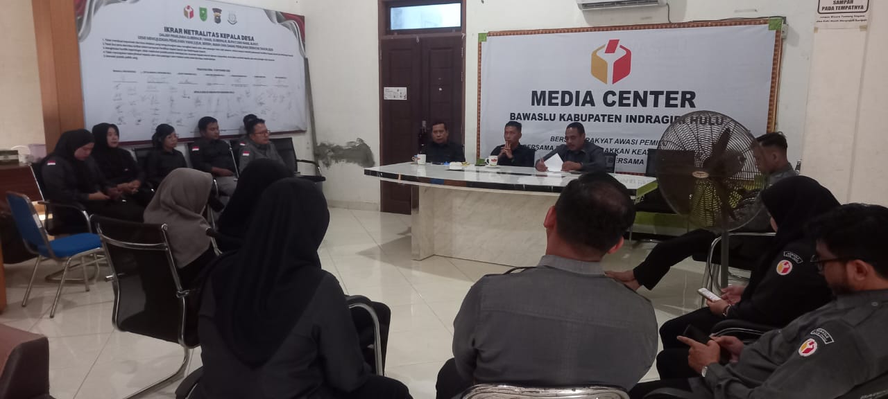 Rapat Rutin Mingguan Bawaslu INHU