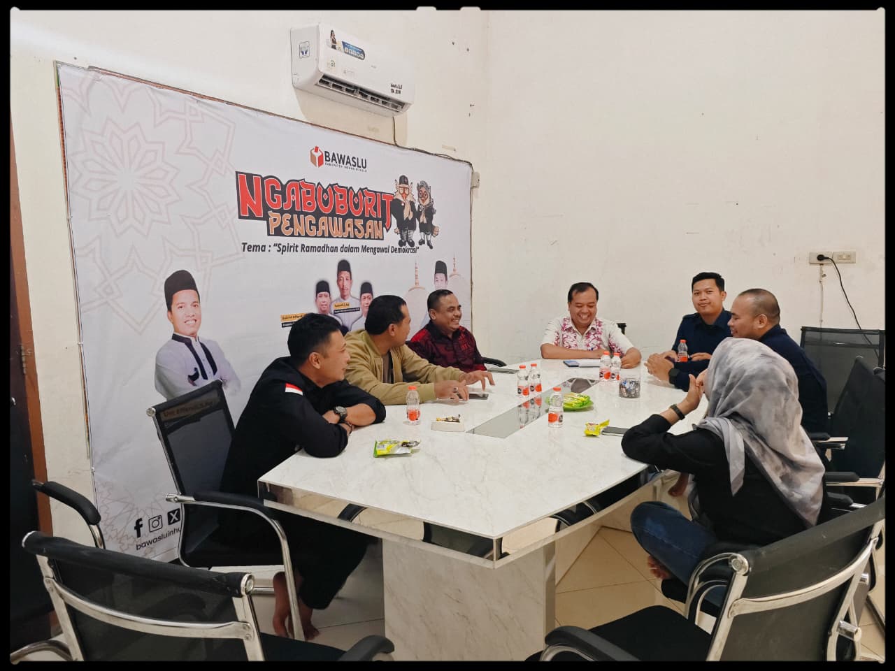 Ketua dan anggota Bawaslu INHU Pada saat Menerima KPU INHU  Koordinasi Terkait Data Pemilih Berkelanjutan Jelang Pleno PDPB