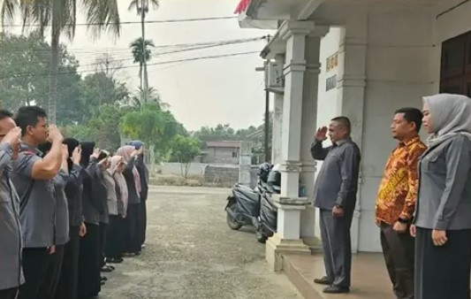 Apel Senin Bawaslu INHU dengan Pembina Apel Ketua Bawaslu INHU Dedi Risanto 