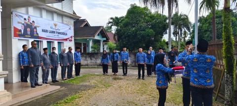  Upacara Hari Lahir Pancasila 2026 di Kantor Bawaslu INHU