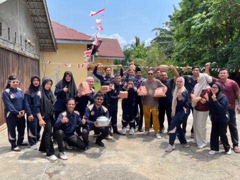 Perlombaan 17 an agustus di Kantor bawaslu INHU