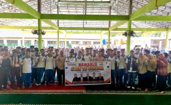Bawaslu INHU Lakukan Sosialisasi Kelembagaan di SMAN 1 Rengat Barat