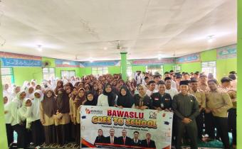 Bawaslu INHU Gelar Sosialisasi Kelembagaan di MAN 1 Indragiri Hulu