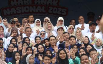 Ketua Bawaslu INHU Saat Menghadiri Acara Puncak Hari anak nasional 2025