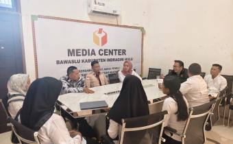  Rapat Internal Bawaslu INHU