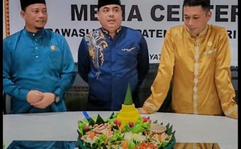 Bawaslu INHU Merayakan Ulang Tahun Bawaslu Kabupaten ke 7 Tahun