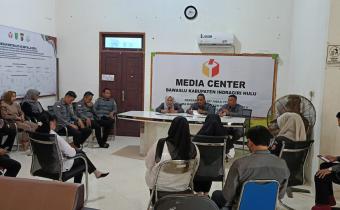 Ketua dan Anggota Bawasl;u INHU Pimpin Rapat Senin di Kantor Bawaslu INHU