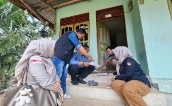 Anggota Bawaslu INHU Said M Affandi saat melakukan Pengawasan Coktas PDPB di Kecamatan rengat