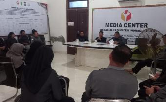 Rapat Rutin Mingguan Bawaslu INHU