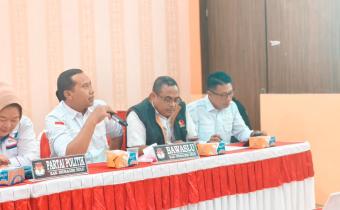 Ketua dan anggota Bawaslu INHU Pada saat menghadiri rapat pleno Rekapitulasi PDPB Triwulan I Tahun 2026