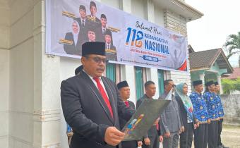 Ketua Bawaslu INHU Dedi Risanto saat Menjadi Pembina Upacara hari Kebangkitan Nasional