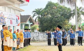 Upacara Peringatan HUT ke-81 Kemerdekaan Republik Indonesia Tahun 2026 di Kantor Bawaslu INHU dengan Pembina Apel Ketua Bawaslu INHU Dedi Risanto.S.IP.,SH.,M,Si